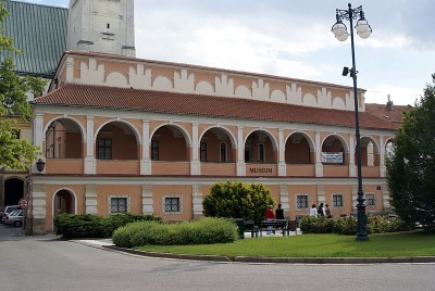 800px-Prostějov_-_Stará_Radnice_-_Old_Town_Hall_1521-1530_Renaissance.jpg